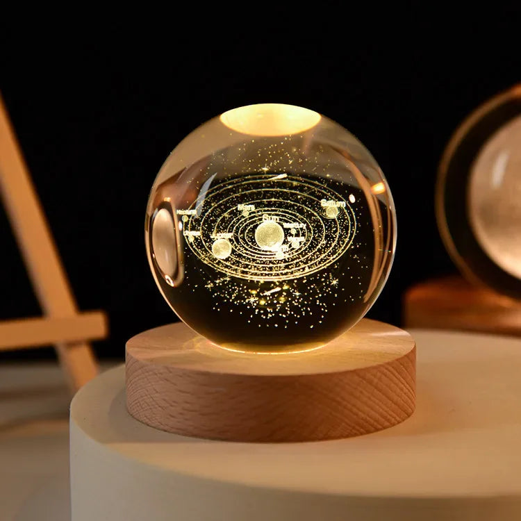 Lampe Cristal 3D – Lune, Galaxie, Saturne ou Système Solaire – Base en bois & LED USB